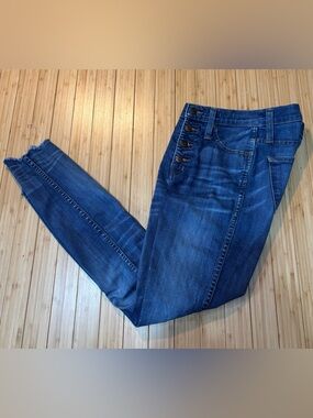 Madewell size 24 button fly jeans. Shark bite hem. Med wash.High rise skinny fit